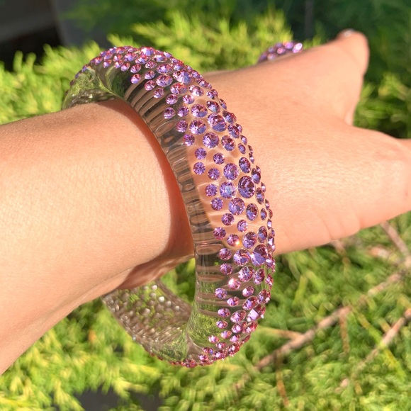 Clear Lucite bangle Embellished with pink European Crystal Stone Elements, New - Picture 8 of 13